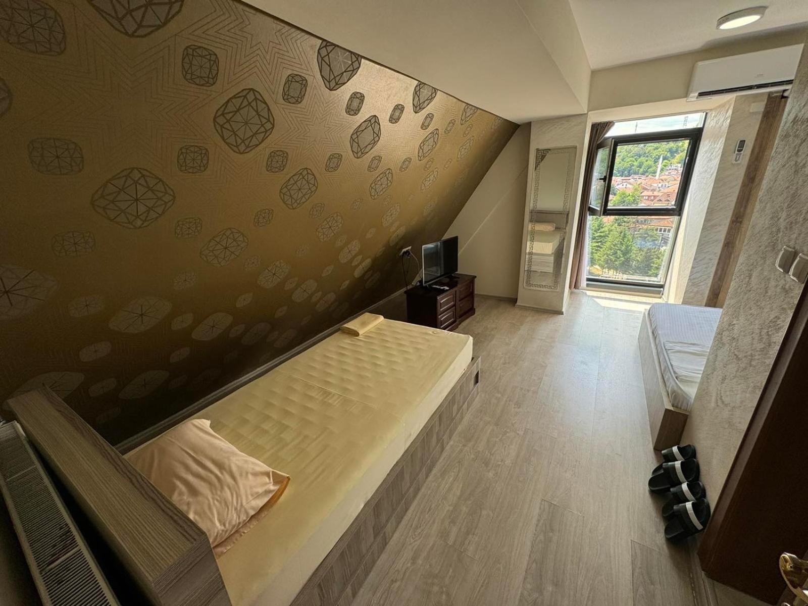Hotel Pashtriku Gjakova Ngoại thất bức ảnh